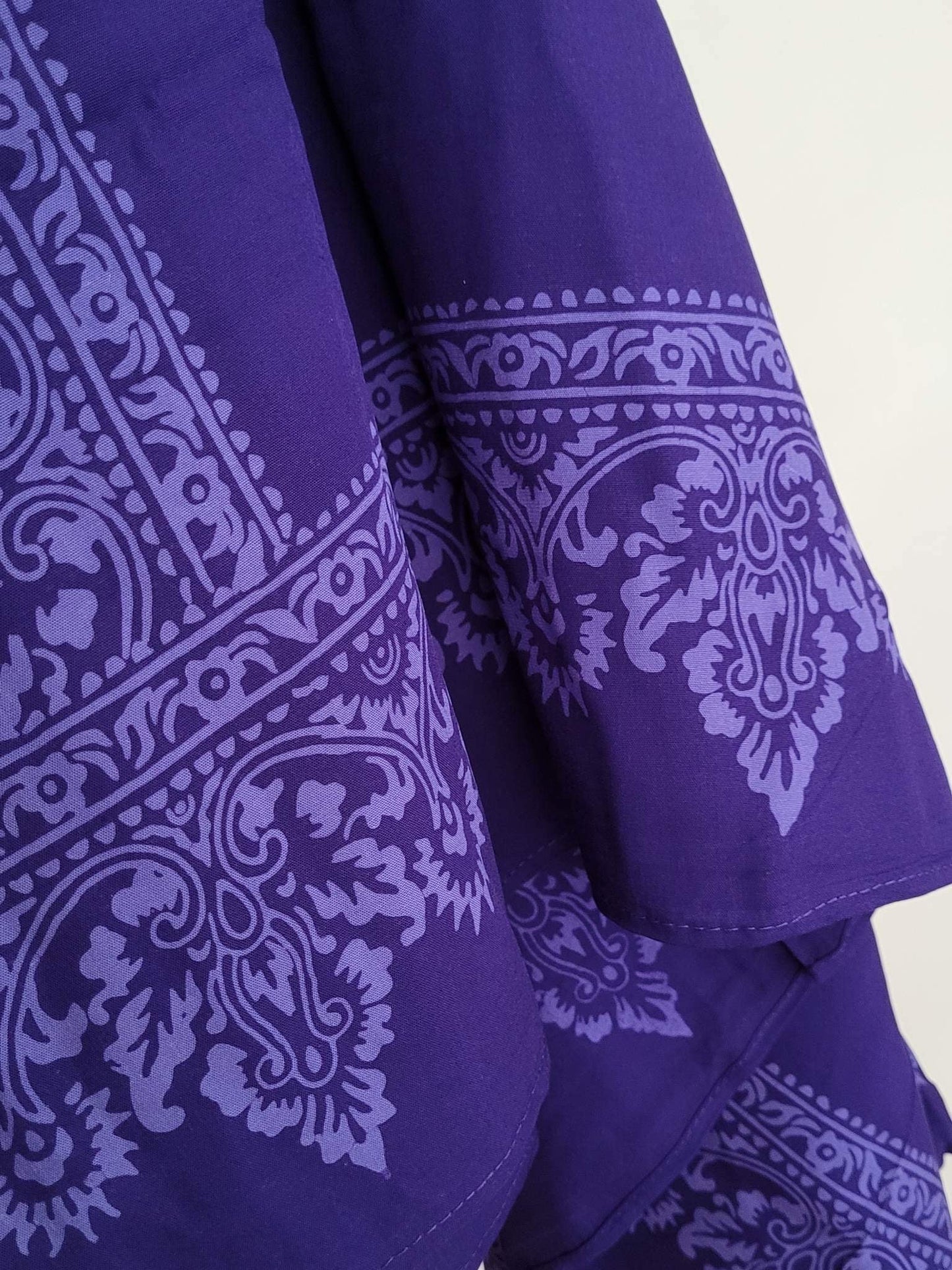 Damask Border Indigo Batik Sarong