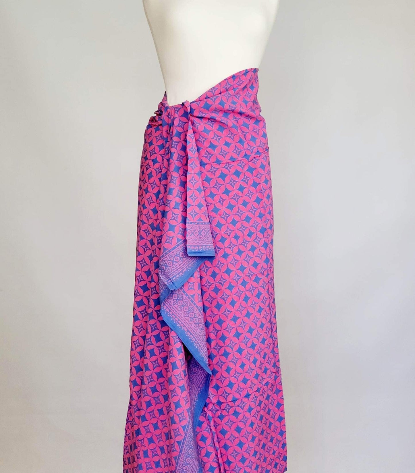 Diamond Flower Pink & Blue Batik Sarong