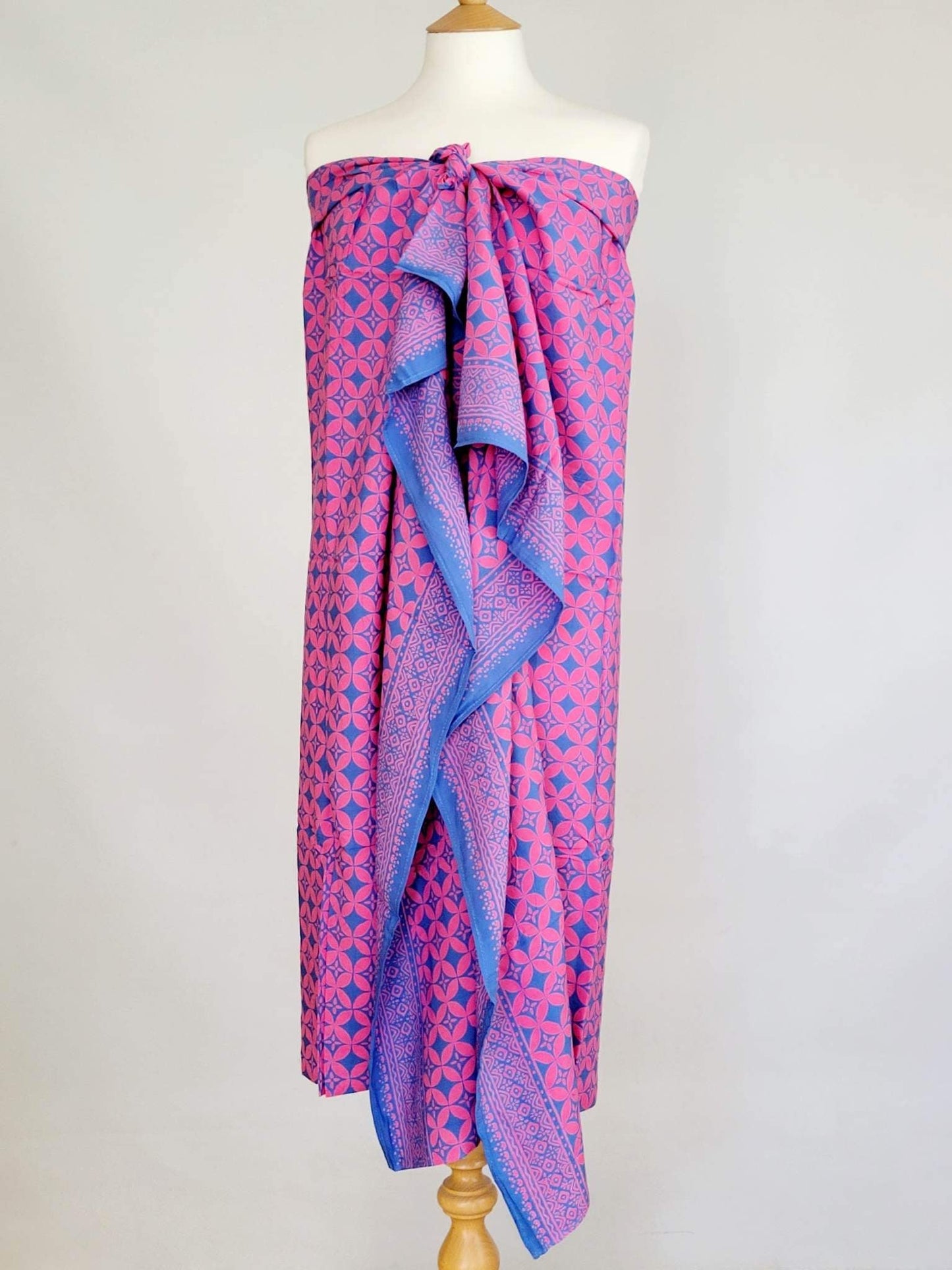 Diamond Flower Pink & Blue Batik Sarong