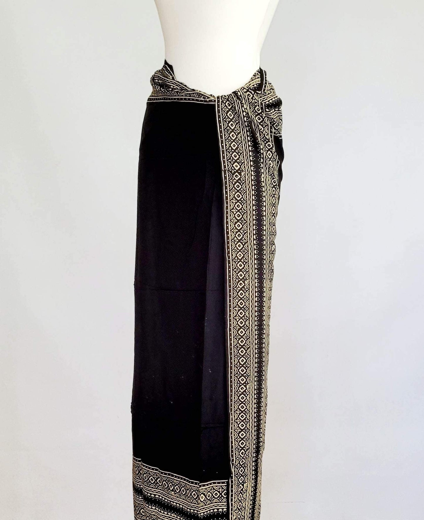 Aztec Cream Bordered Black Batik Sarong