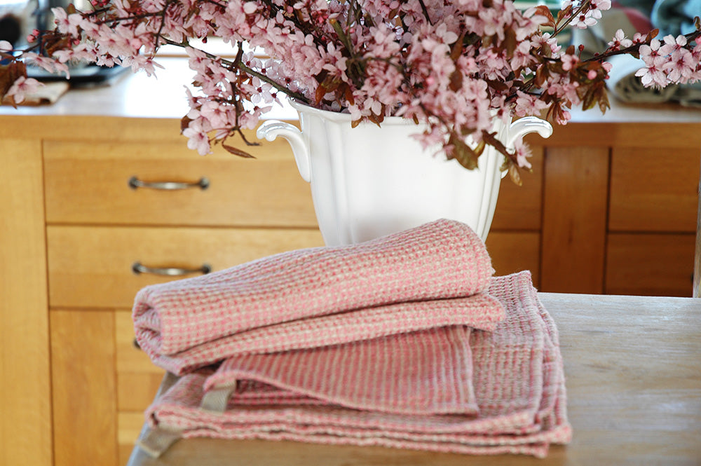 Super Soft Waffle Linen Guest Hand Towels with Hanging Loop in Pink & Blue 50x65cm